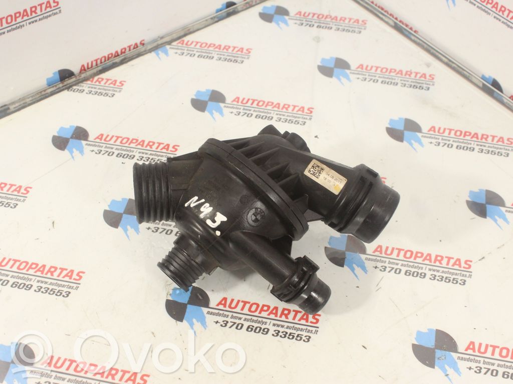 BMW 1 E81 E87 Carcasa del termostato 