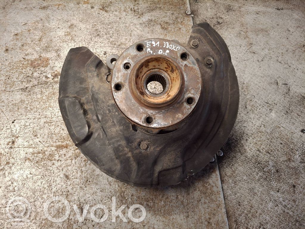 Front wheel hub   6768996