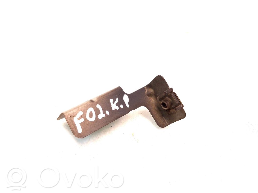 BMW 7 F01 F02 F03 F04 Uchwyt / Mocowanie błotnika przedniego 