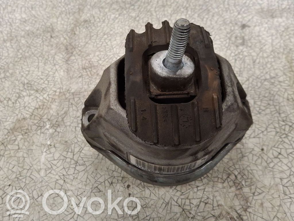 BMW 5 E60 E61 Variklio pagalvė 