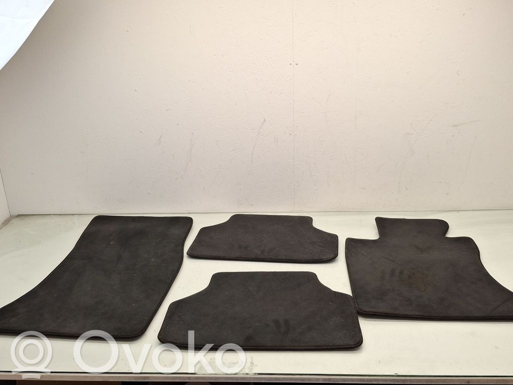 Car floor mat set   A046744