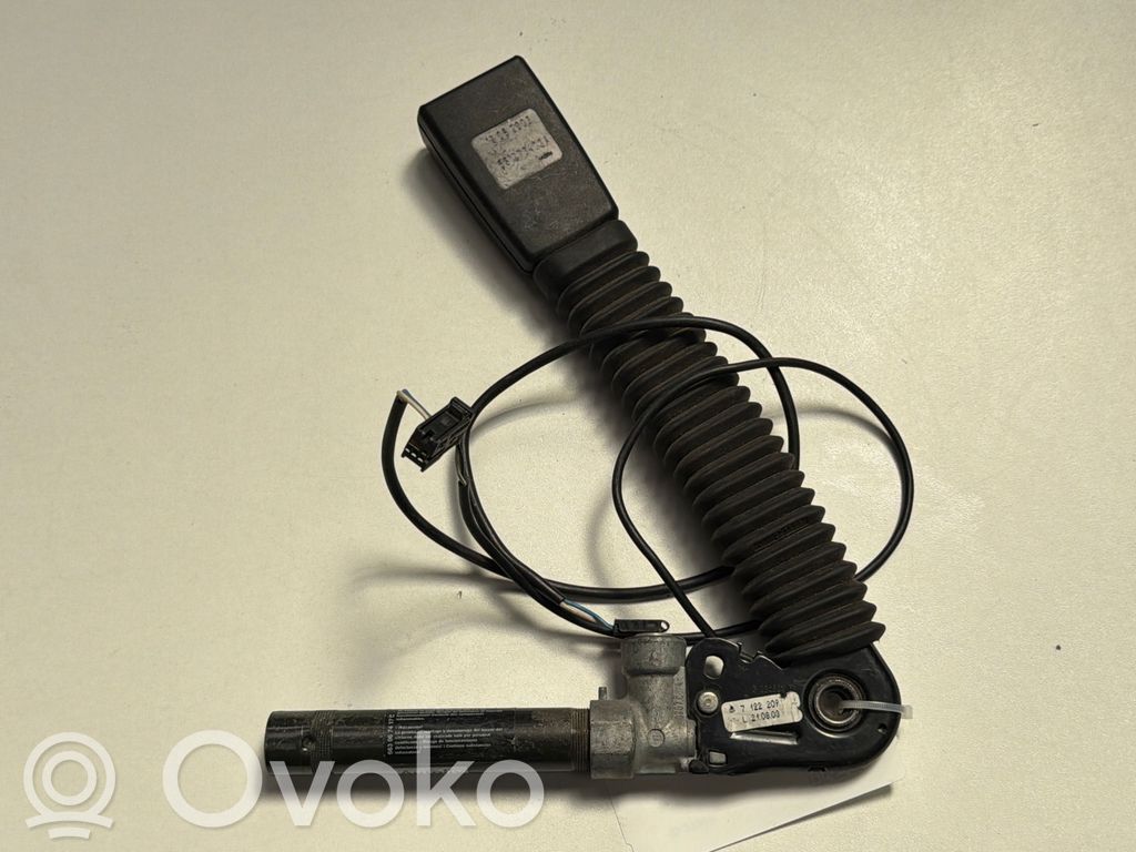 BMW 7 E65 E66 Etuistuimen turvavyön solki 