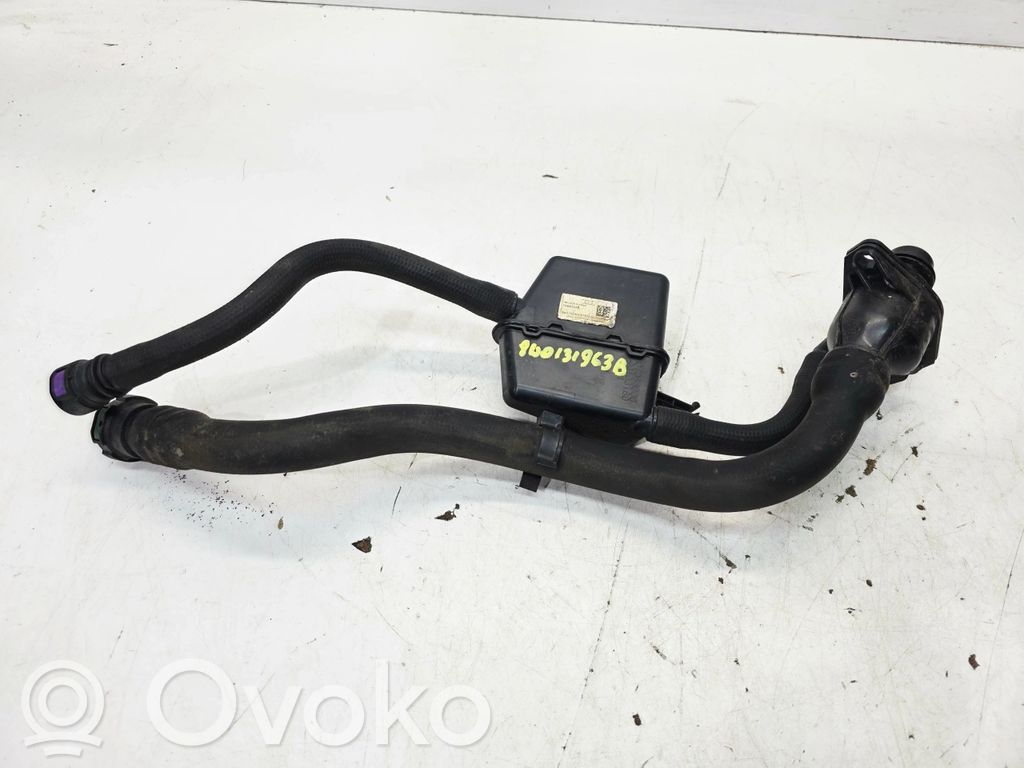 Audi A4 S4 B9 Tubo di riempimento del liquido AdBlue 