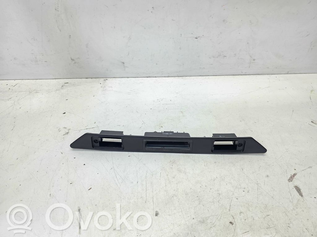 Audi A6 S6 C6 4F Number plate light 