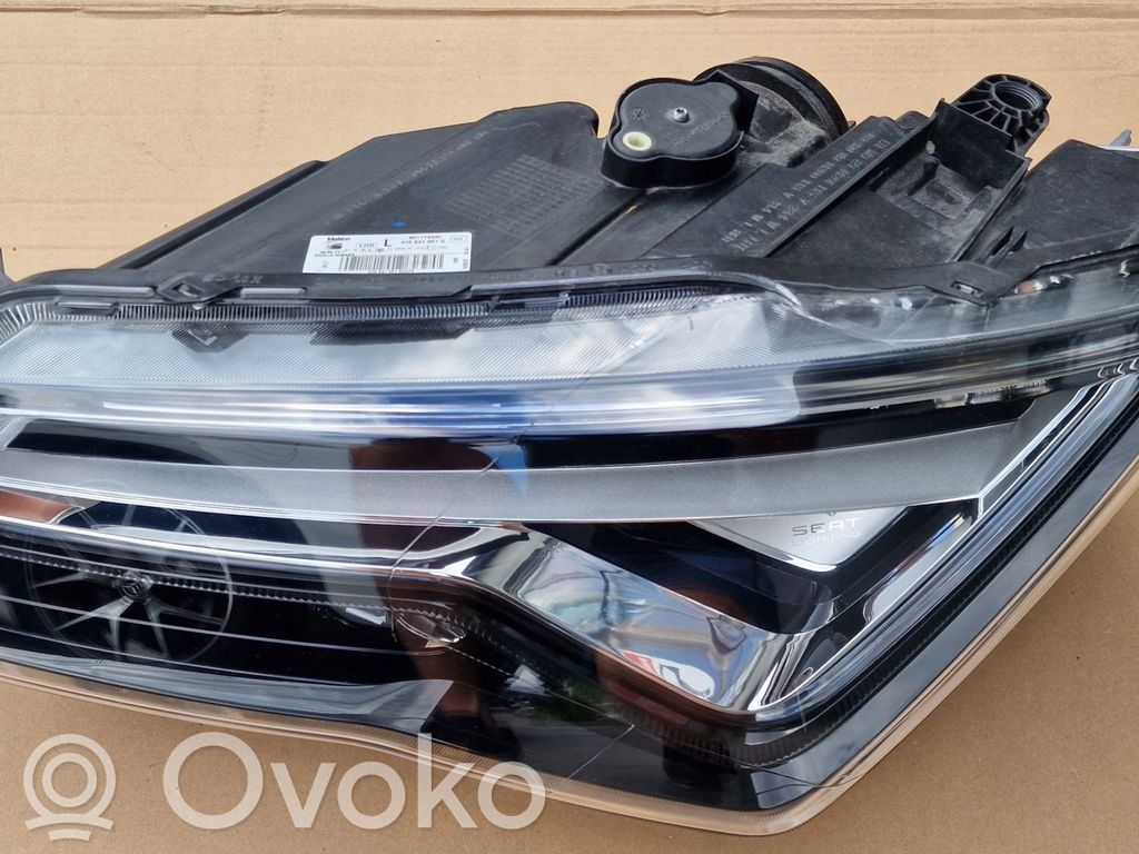 Headlight/headlamp   576941007
