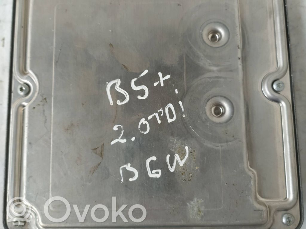 Volkswagen PASSAT B5.5 Engine control unit/module 