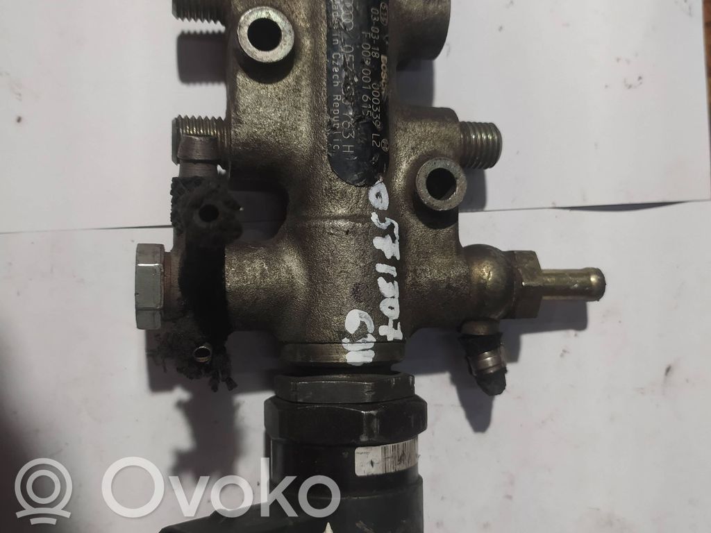 Audi A8 S8 D3 4E Polttoainepääputki 