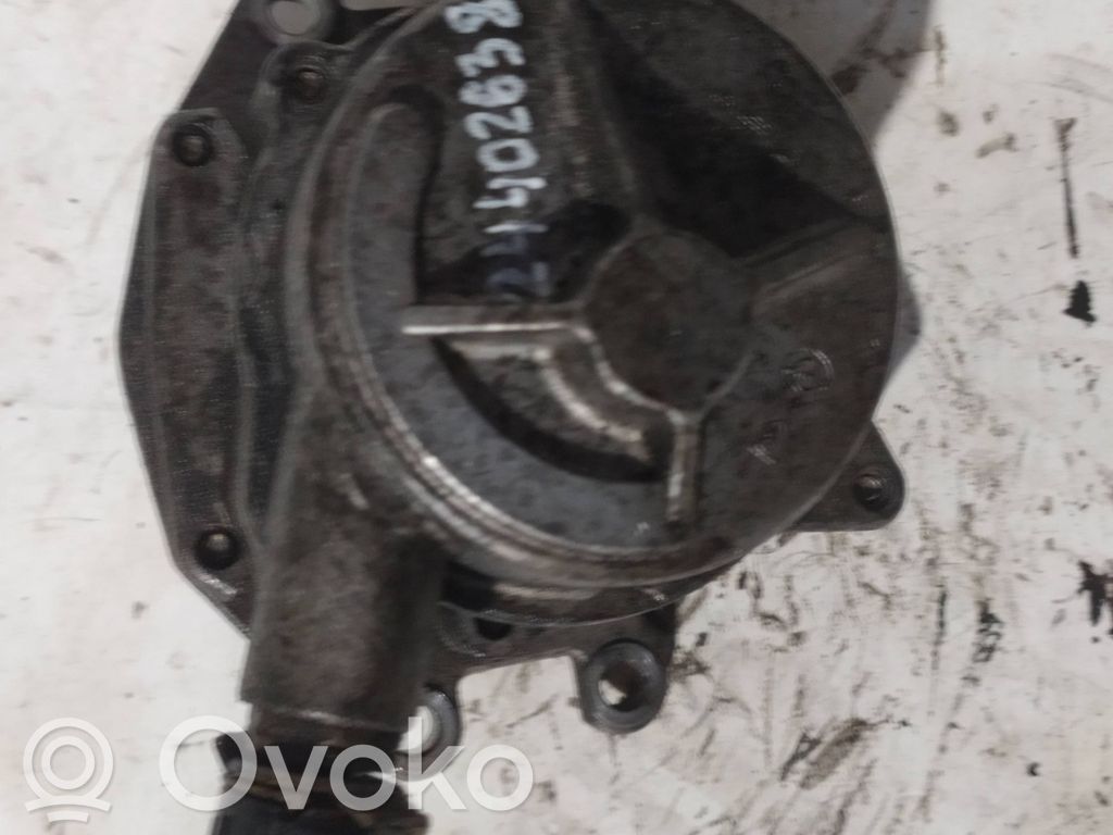 Opel Omega B2 Pompa podciśnienia 