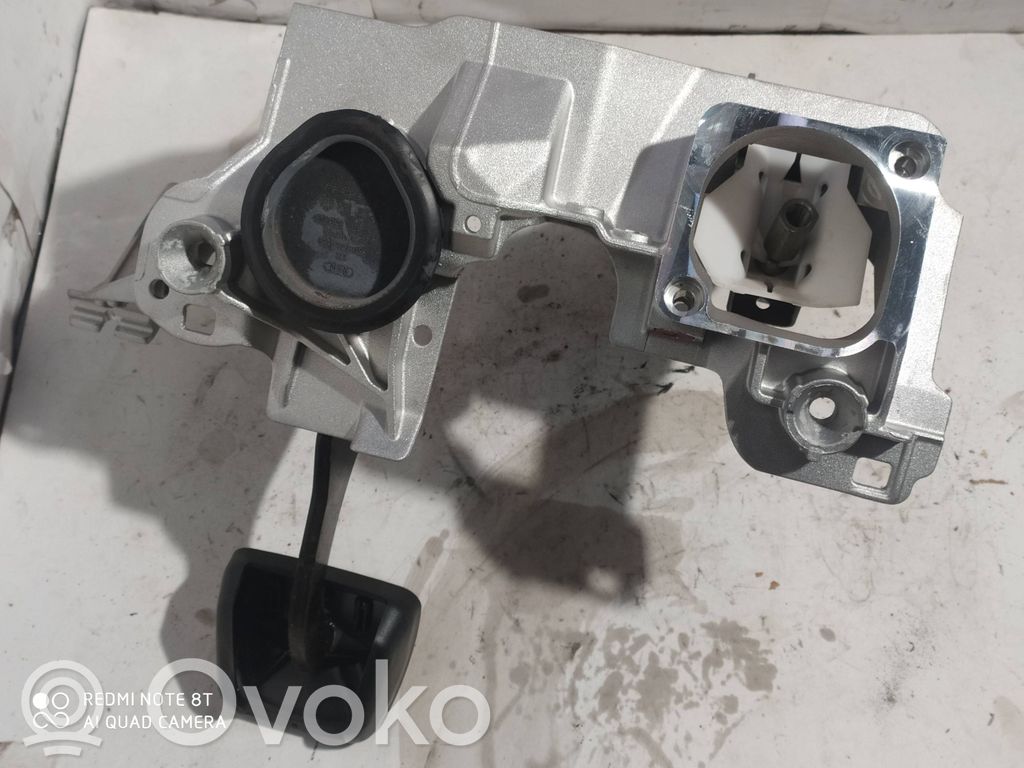 Audi A4 S4 B9 Conjunto de soporte del pedal de freno 