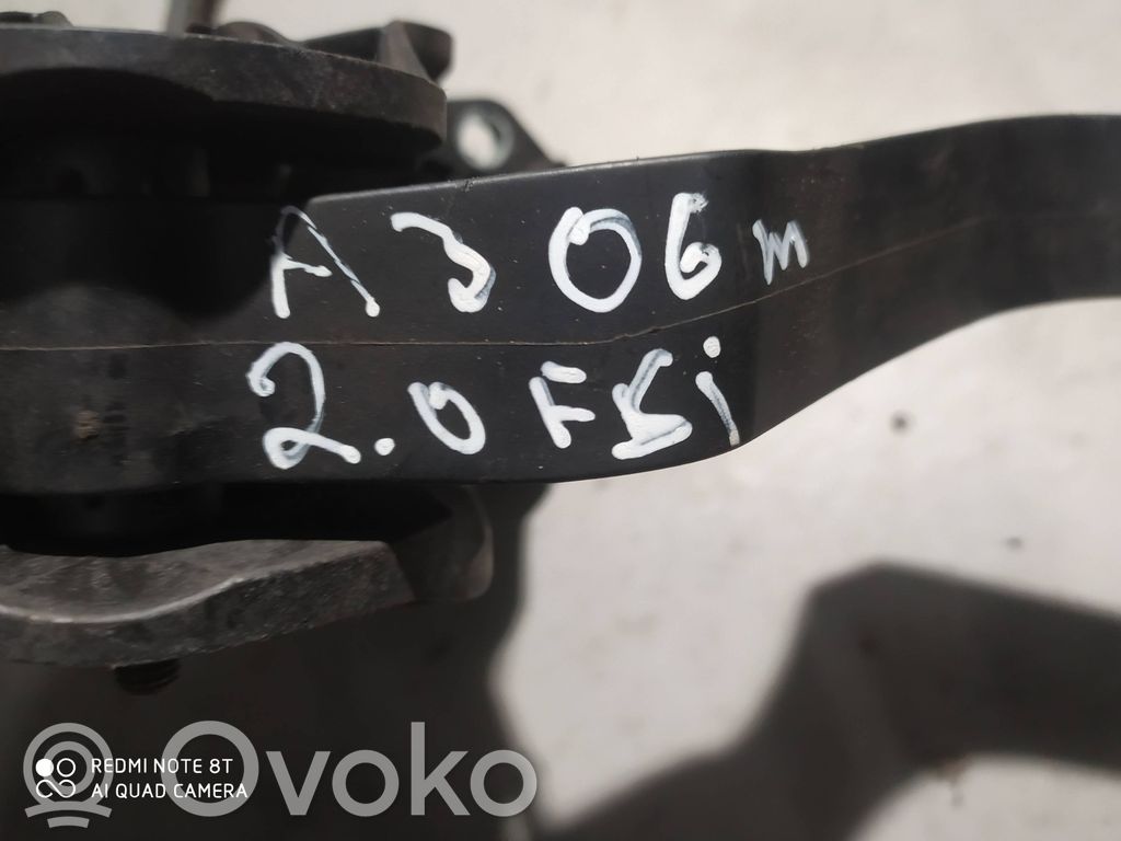 Audi A3 S3 8P Kytkinpoljin 