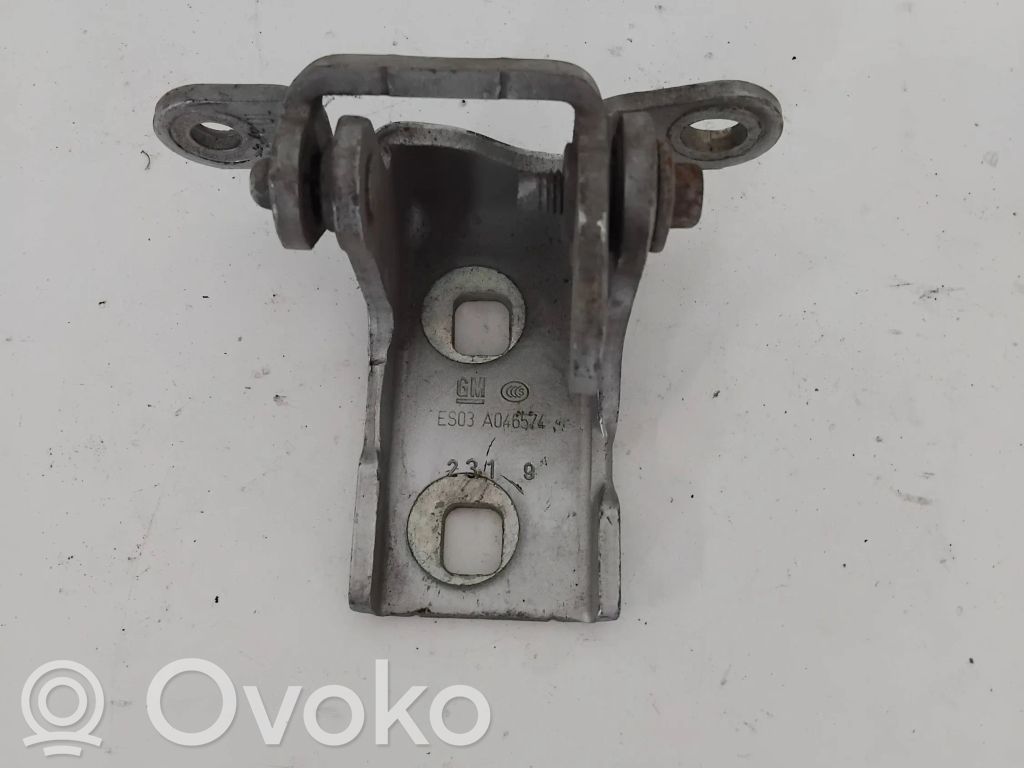 Opel Insignia A Zawias górny drzwi przednich 