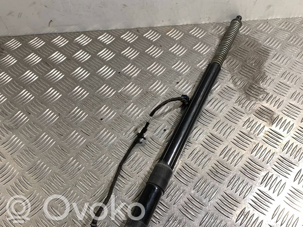 Amortyzator / Siłownik tylnej klapy bagażnika   7P5827851D