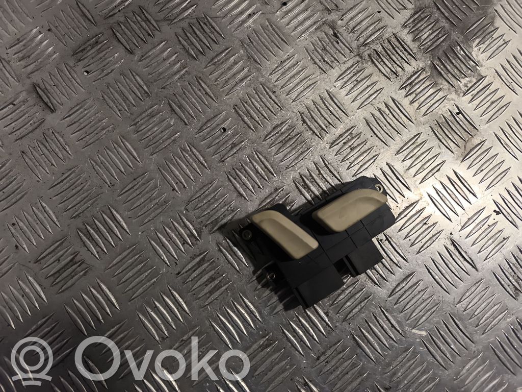 Interruptor de control del asiento   8E0959748