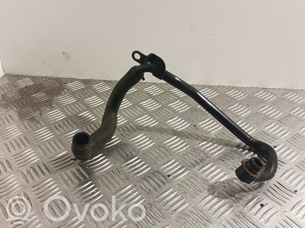 Audi A4 S4 B9 Moottorin vesijäähdytyksen putki/letku 