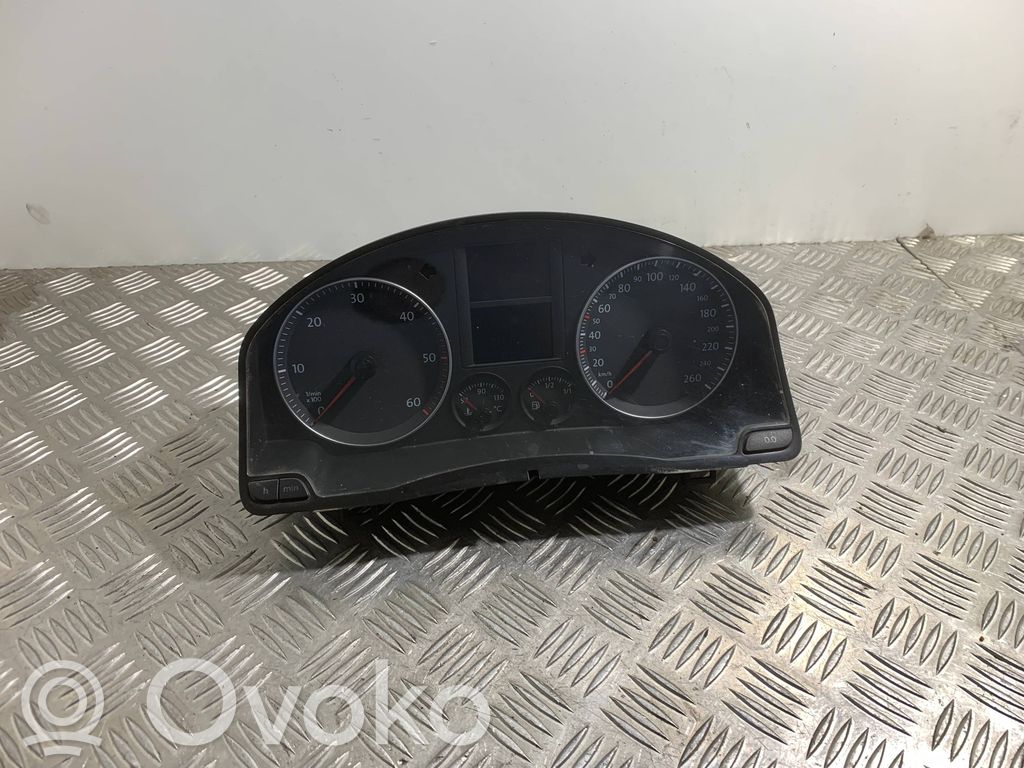 Volkswagen Golf V Licznik / Prędkościomierz 