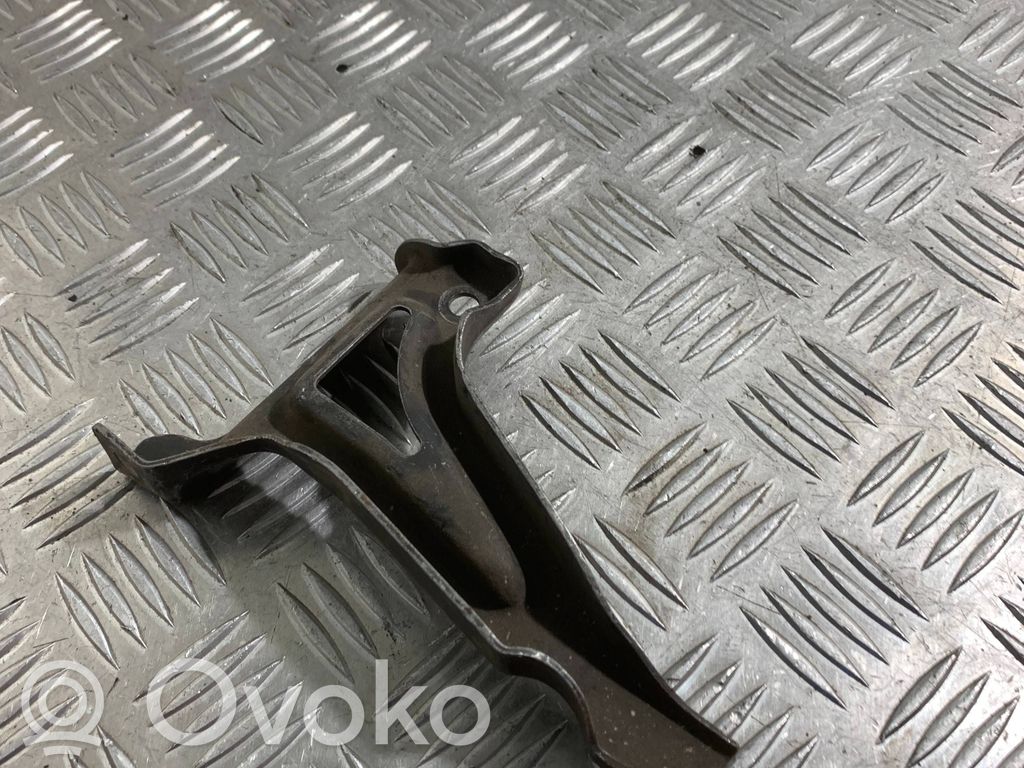 Audi A6 S6 C6 4F Degalų siurblio kronšteinas 