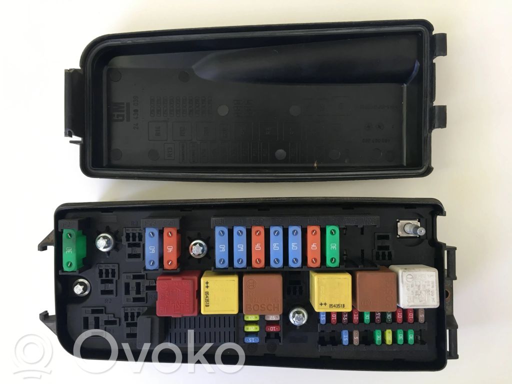 Opel Signum Saugiklių blokas 