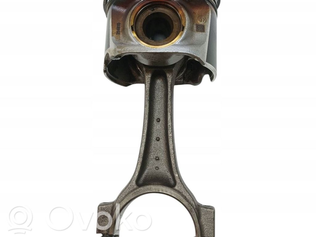 BMW 5 G30 G31 G38 Piston with connecting rod 