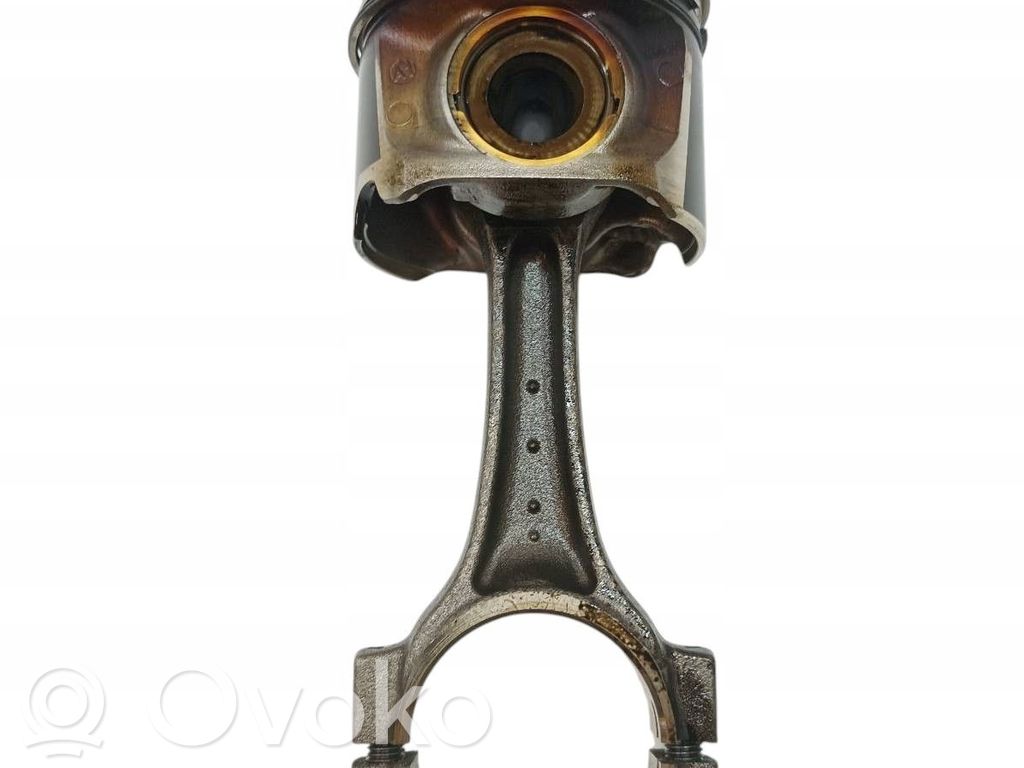 BMW 5 G30 G31 G38 Piston with connecting rod 