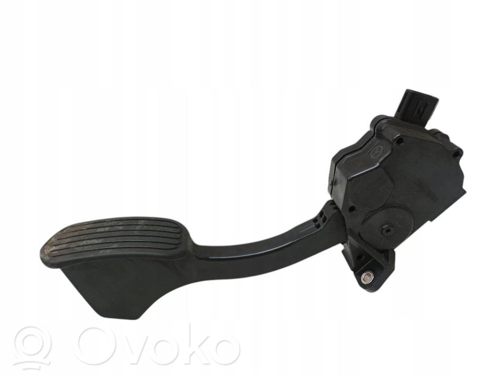 Toyota Prius c Pedał gazu / przyspieszenia 