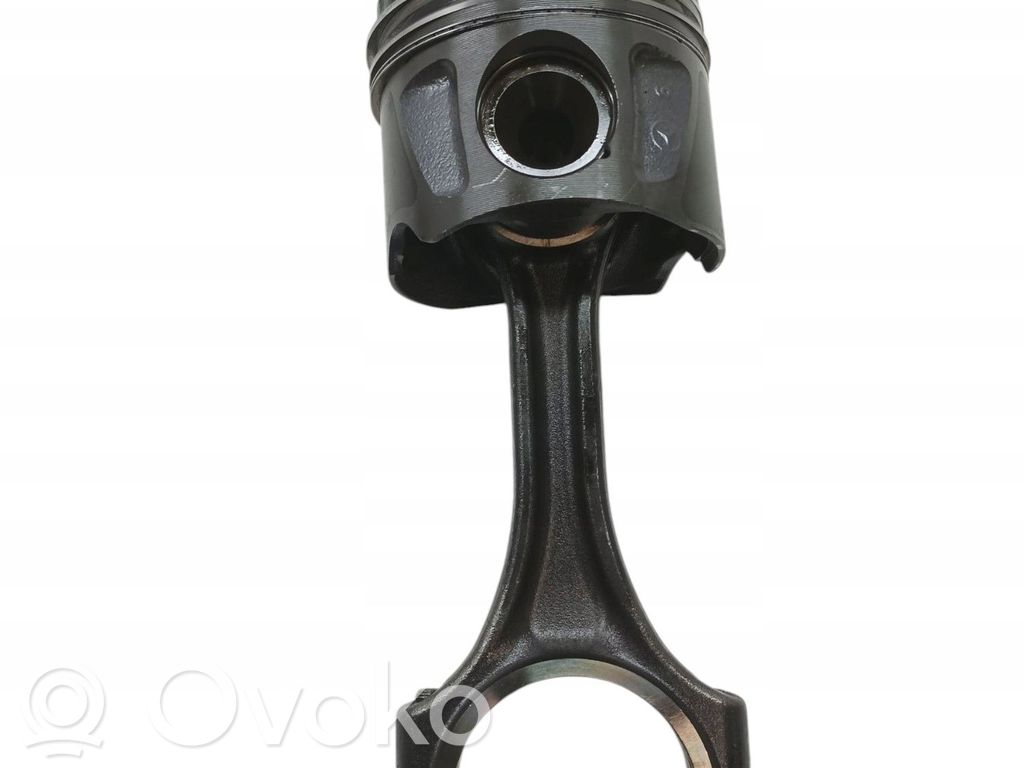 Piston cu bielă   CDI,OM640