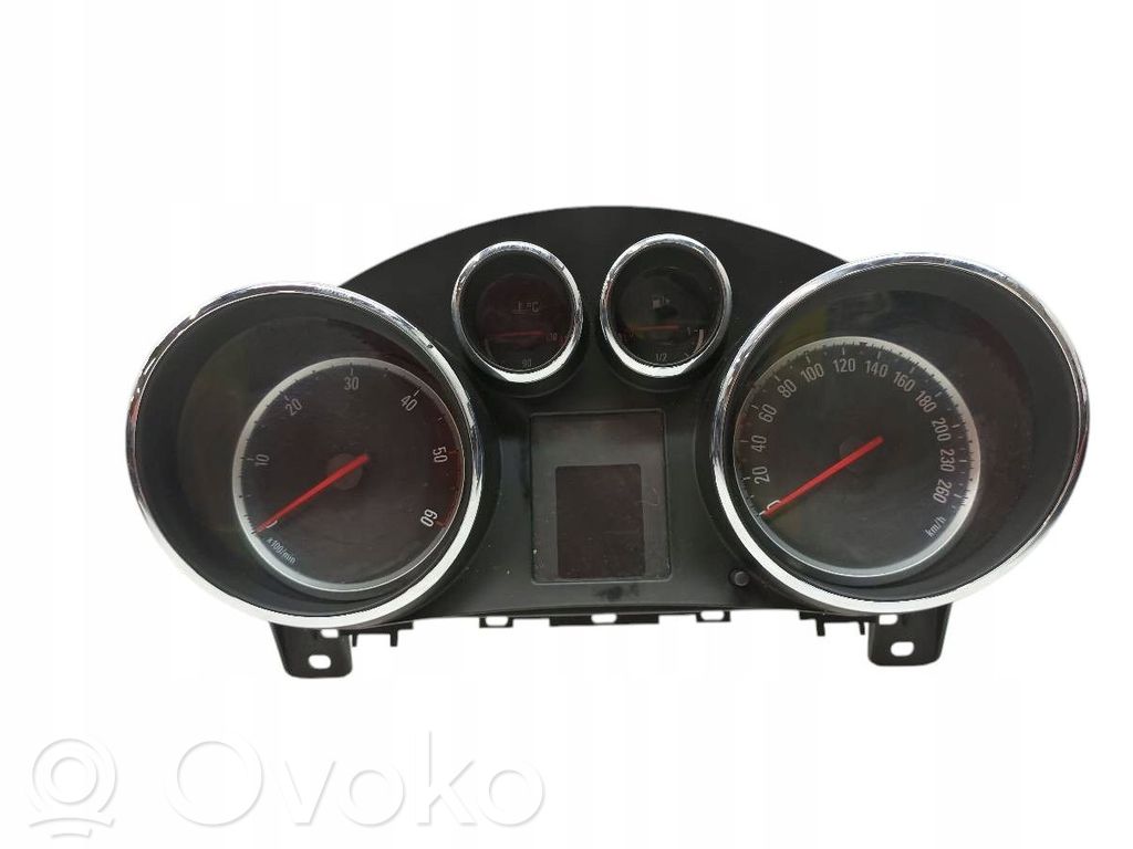 Opel Astra J Geschwindigkeitsmesser Cockpit 