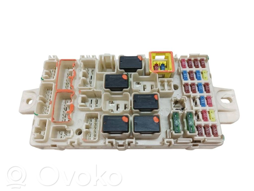 Mitsubishi Space Star Juego de caja de fusibles 
