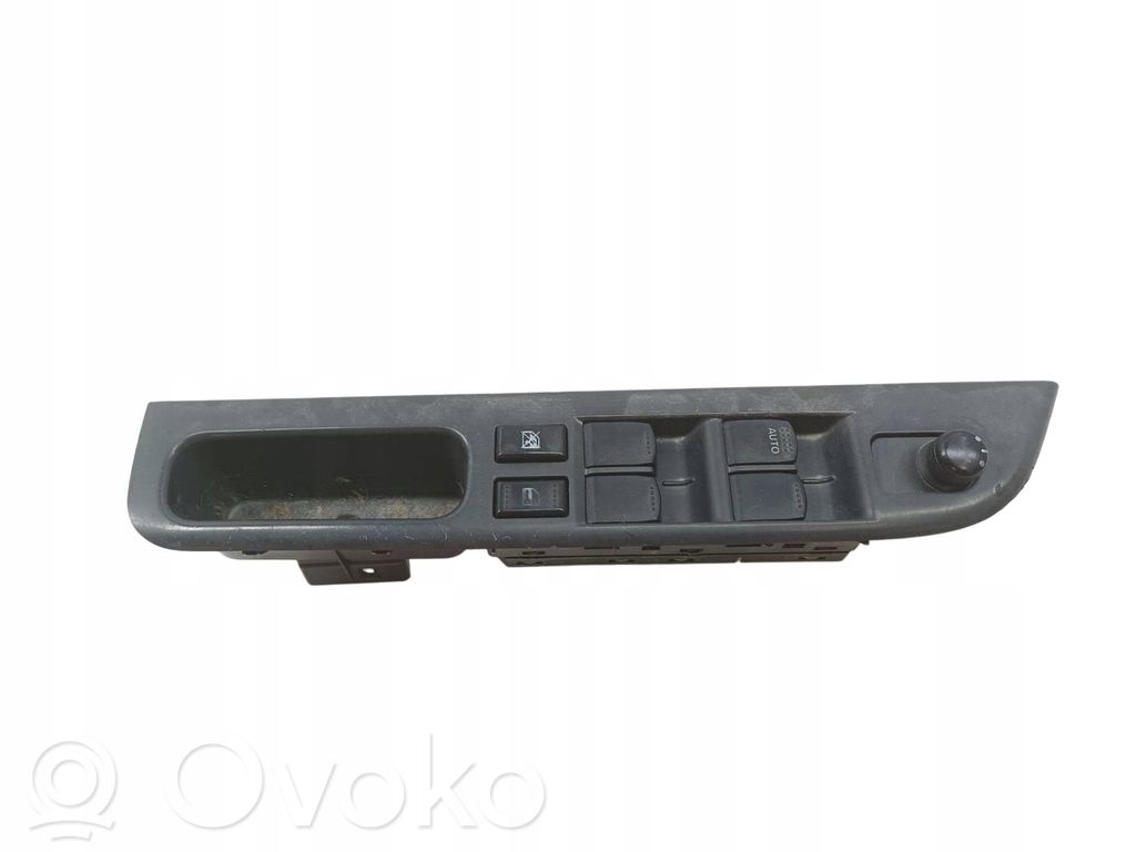 Quarter vent window switch