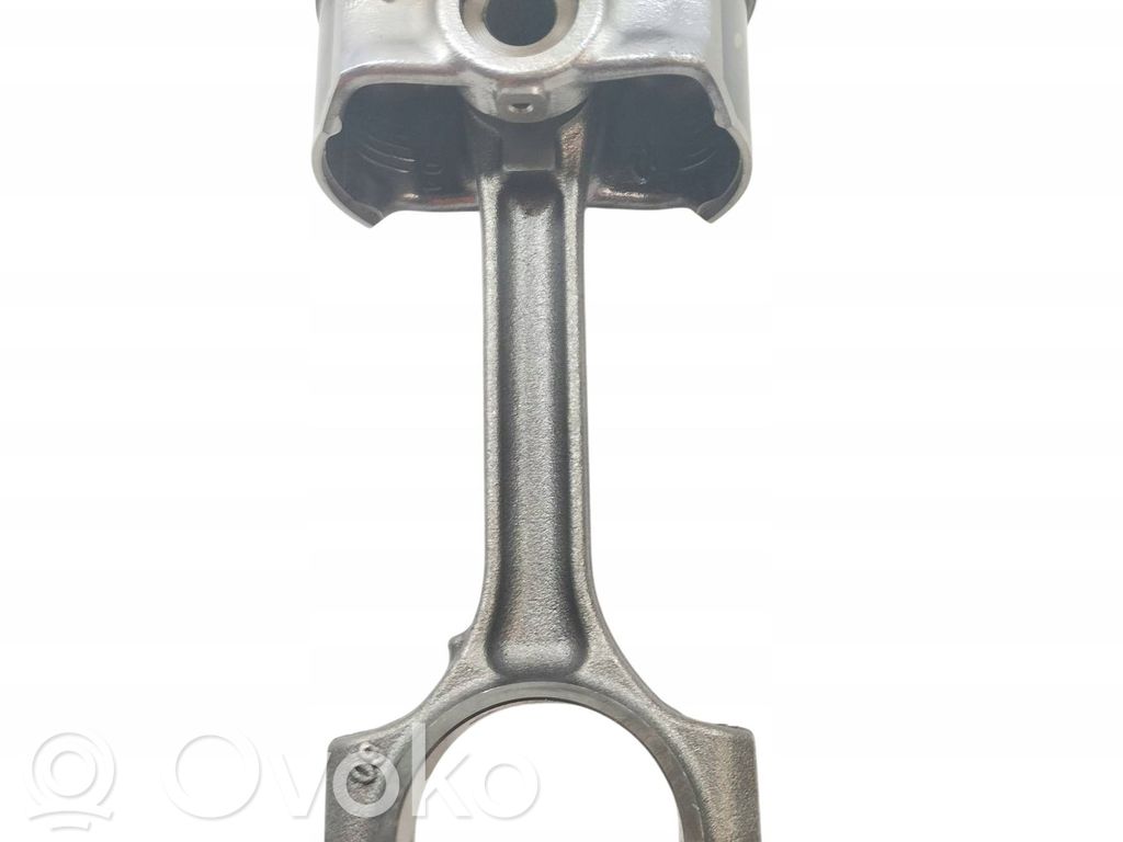 Dacia Duster II Piston avec bielle 