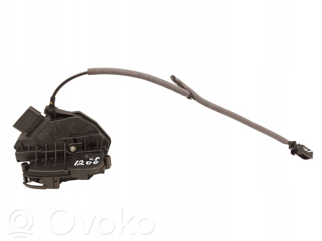 Ford Focus Priekšpusē slēdzene 