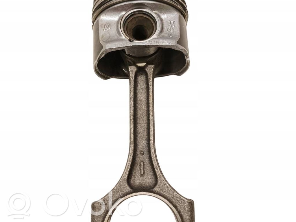 Volvo V40 Piston with connecting rod 