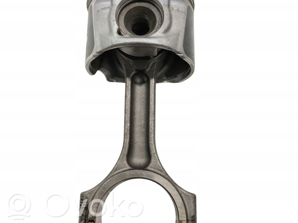 Opel Vivaro Piston with connecting rod 