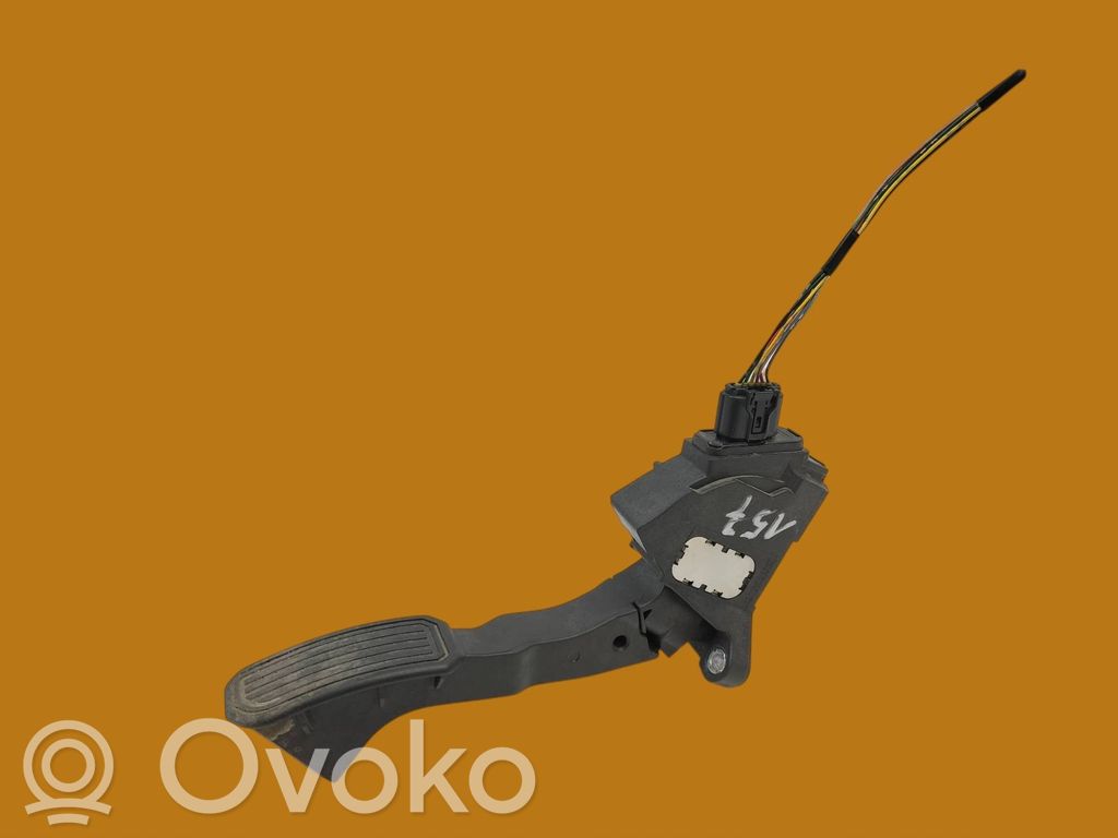 Toyota Avensis T270 Accelerator throttle pedal 