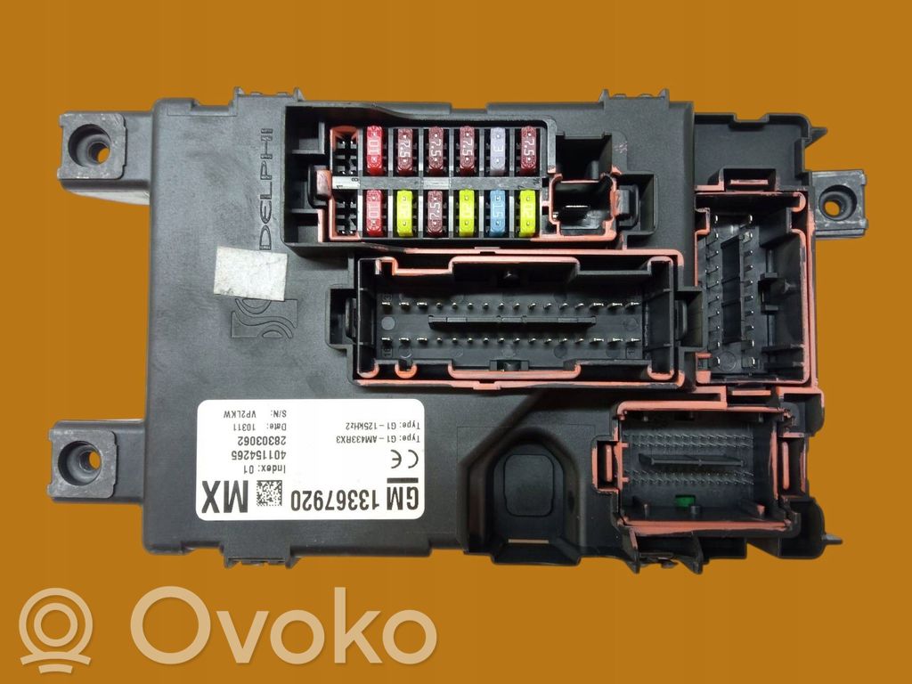 Opel Corsa D Juego de caja de fusibles 
