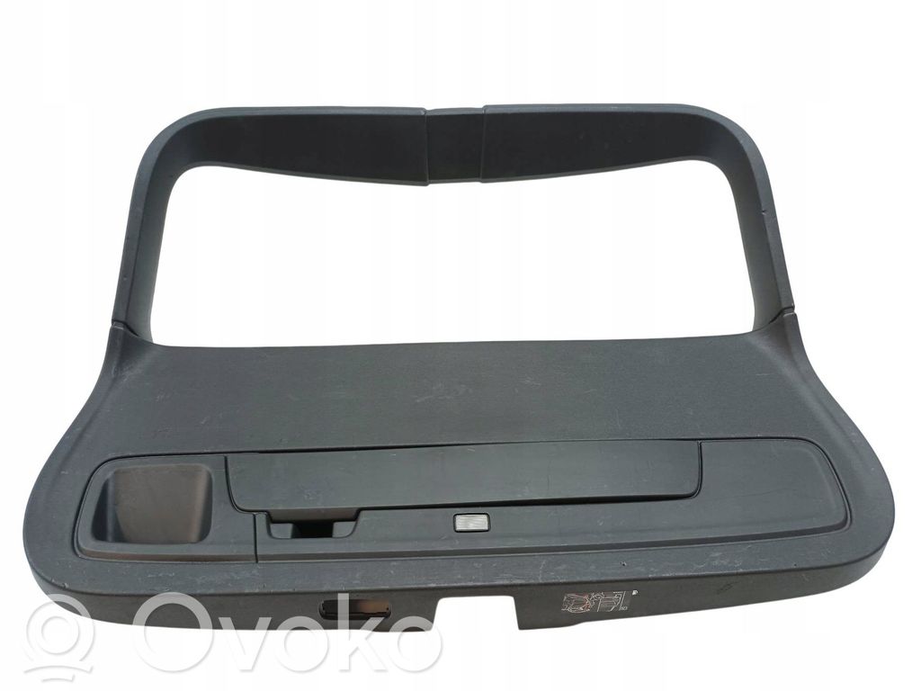 Volvo V60 Front door card panel trim 
