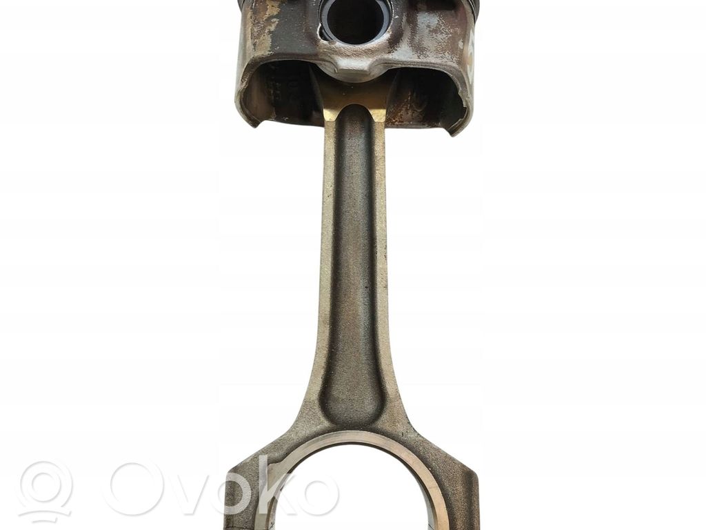 Ford Turneo Courier Piston with connecting rod 