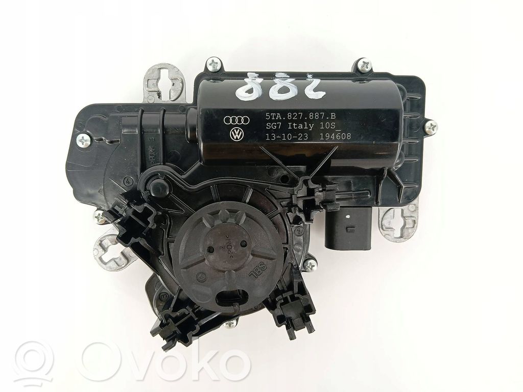 Skoda Octavia Mk4 Zamek klapy tylnej / bagażnika 