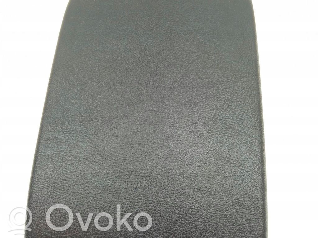 Armrest   6M21R044C82A
