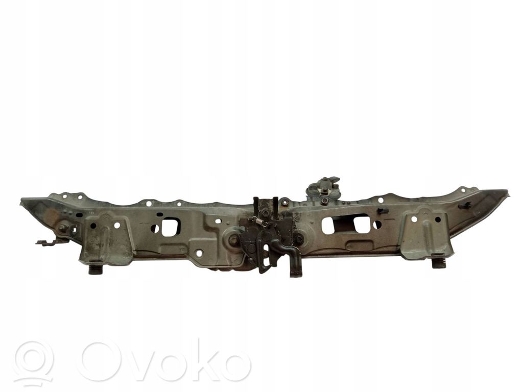 Toyota Yaris Pas przedni