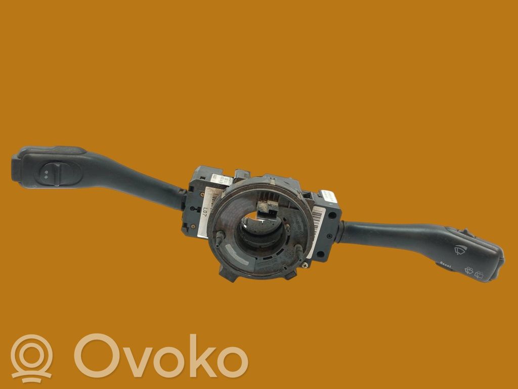 Volkswagen PASSAT B5.5 Leva/interruttore dell’indicatore di direzione e tergicristallo 