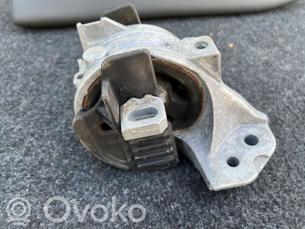 Engine mount bracket
