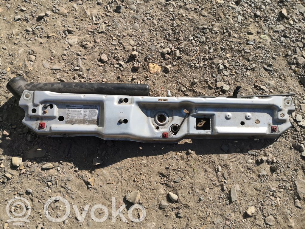 Opel Tigra B Radiatoru paneļa augšējā daļa (televizors) 