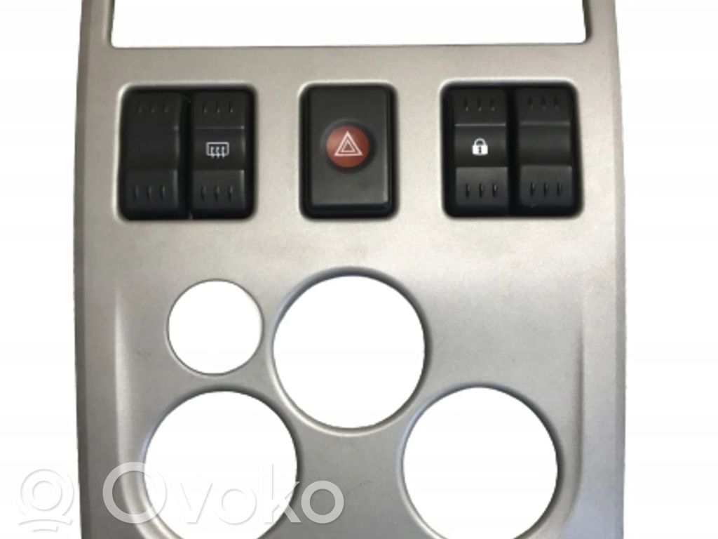 Dacia Logan I Console centrale, commande chauffage/clim 