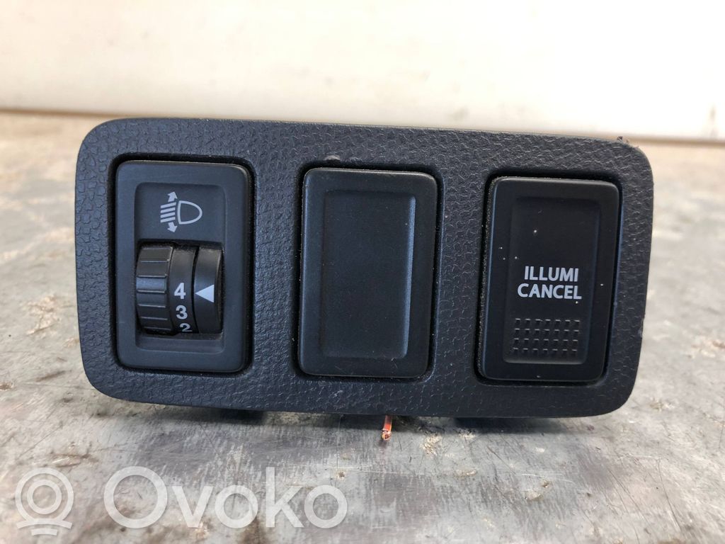 Suzuki Swift I Interruptor de luz 