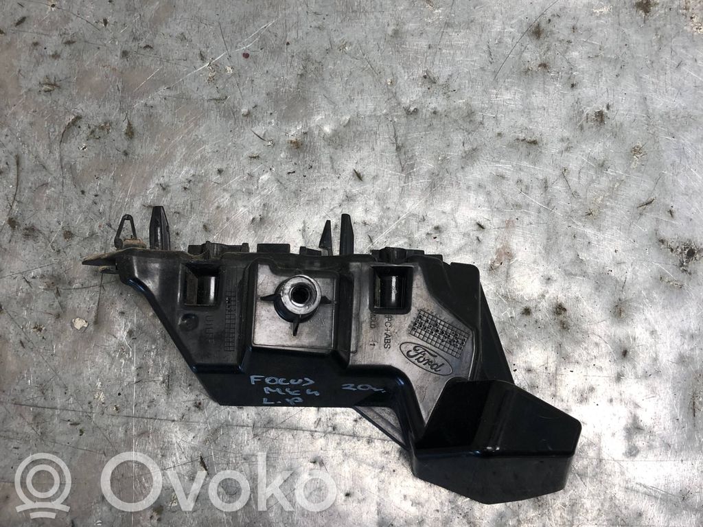 Ford Focus Front bumper mounting bracket 