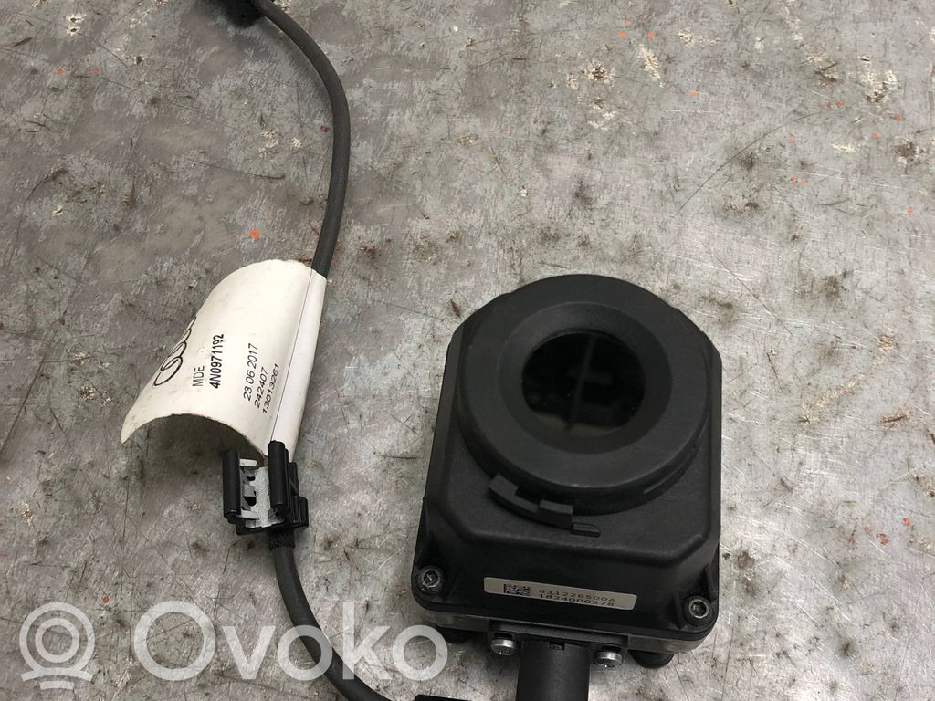 Audi Q7 4M Windshield/windscreen camera 