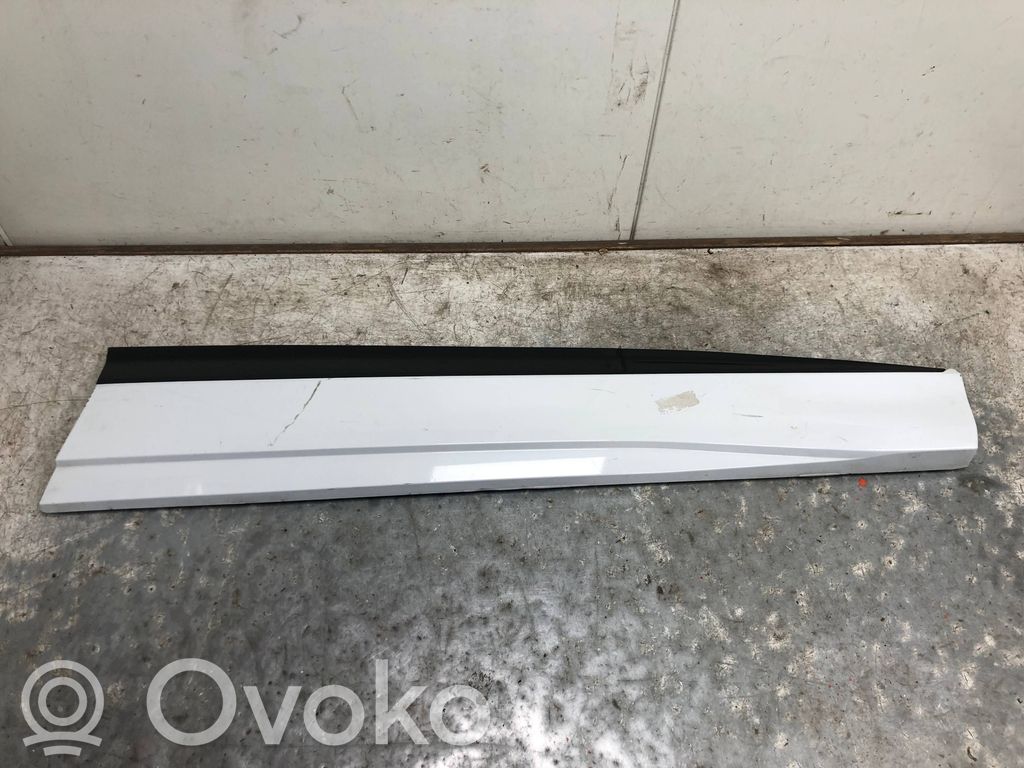 Audi Q4 e-tron Listwa drzwi przednich 