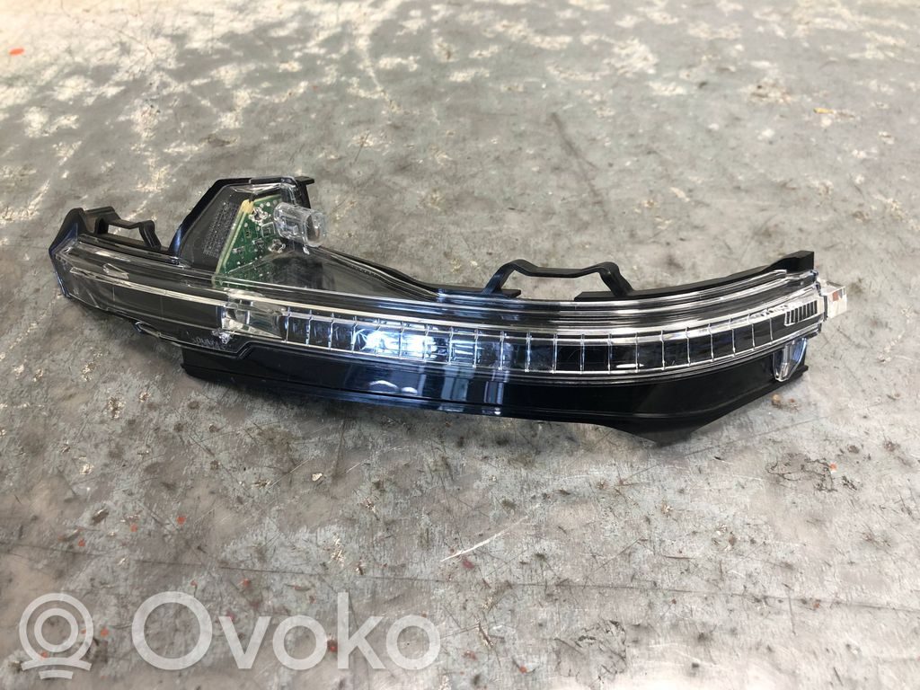 Audi Q7 4M Mirror indicator light 
