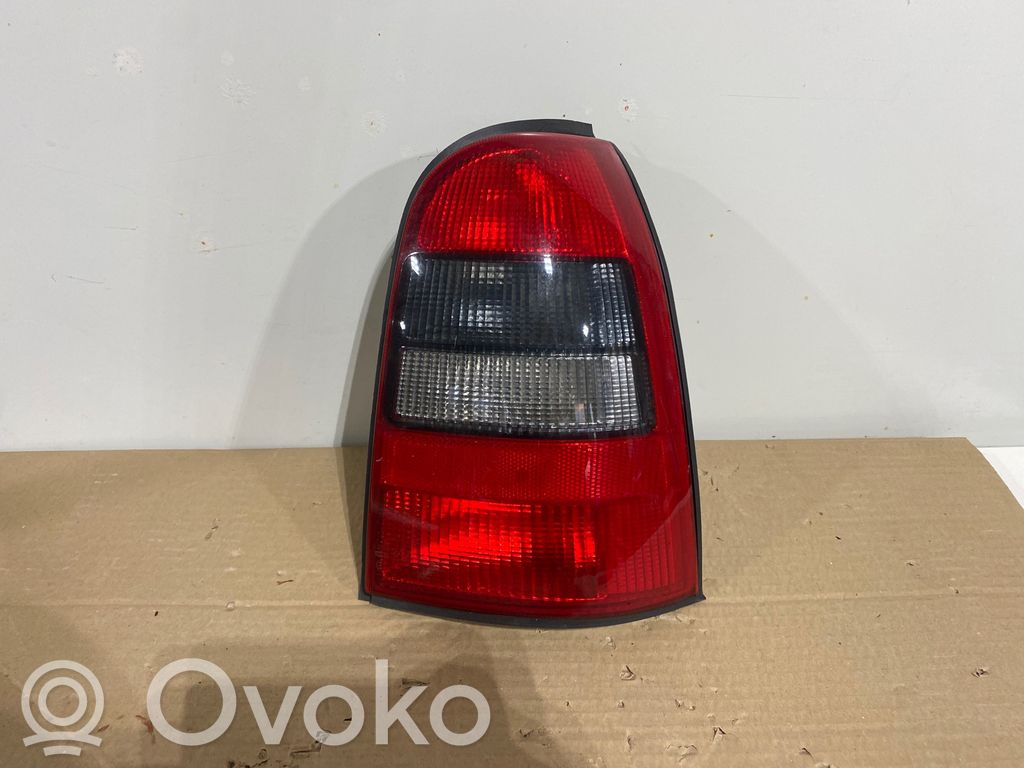 Opel Vectra B Lampă spate în caroserie 