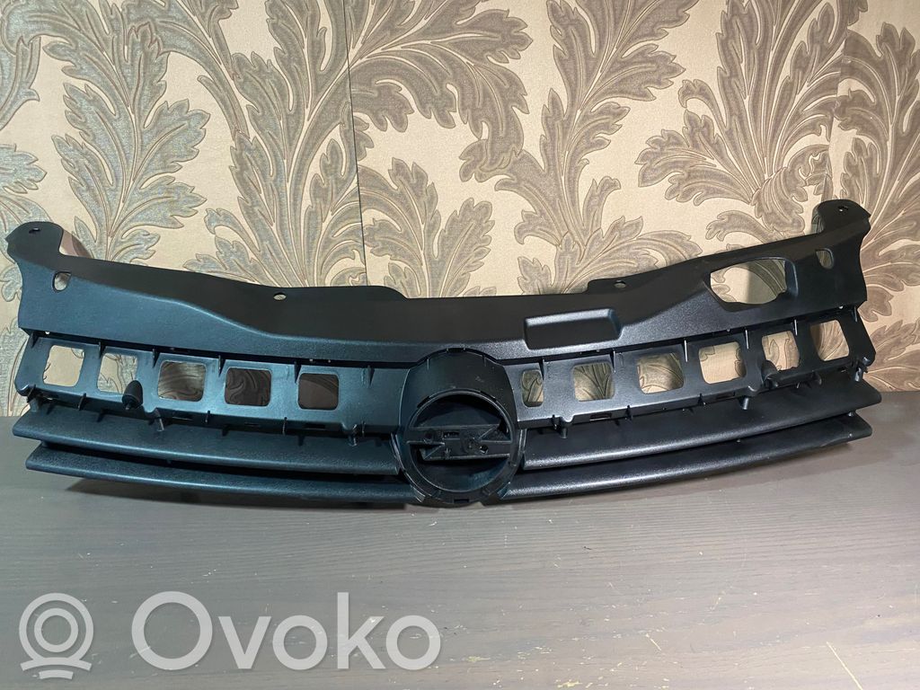 Opel Astra H Front grill 